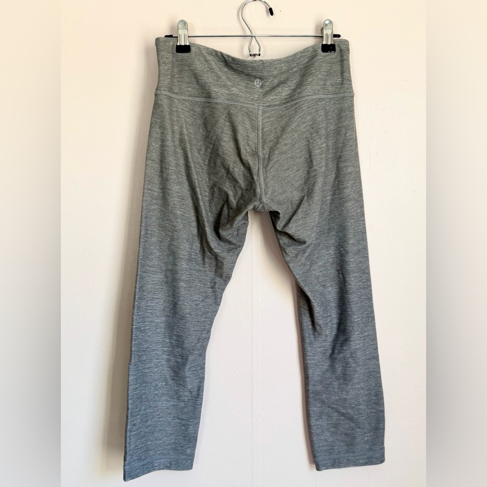Lululemon Gray Cropped Leggings Size 6 High Rise Yoga Pants